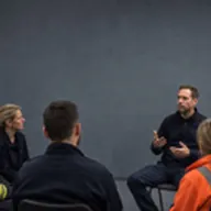 Kursmotiv zum BOS-Academy-Kurs „CISM und Peer-Support – Grundlagen“.