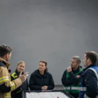 Kursmotiv zum BOS-Academy-Kurs „Menschen führen im Einsatz“.