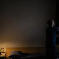 Kursmotiv zum BOS-Academy-Kurs „Gesunder Schlaf bei Schicht- und Einsatzdienst“.